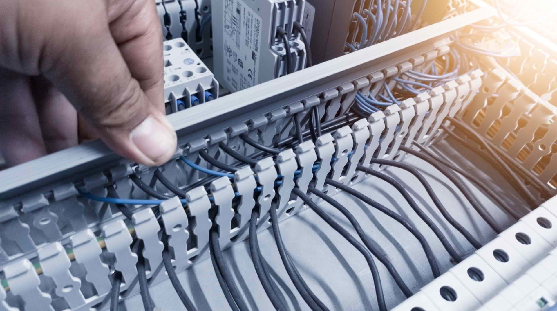 Instalaciones eléctricas y mantenimiento